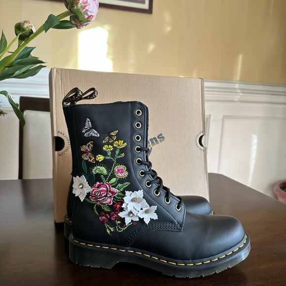 DR. MARTENS 1490 FLORAL BLOOM LEATHER MID-CALF BOOTS - Picture 5 of 13